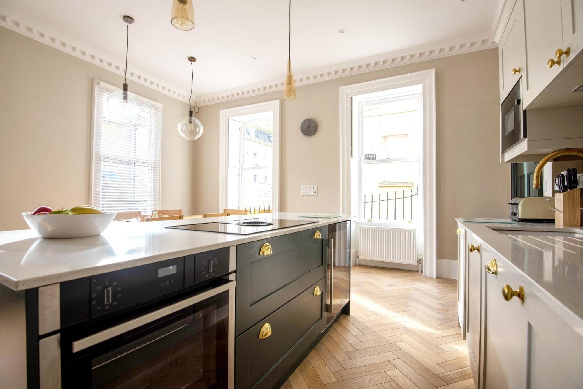 Dream Stays Bath - Barton House Exterior photo